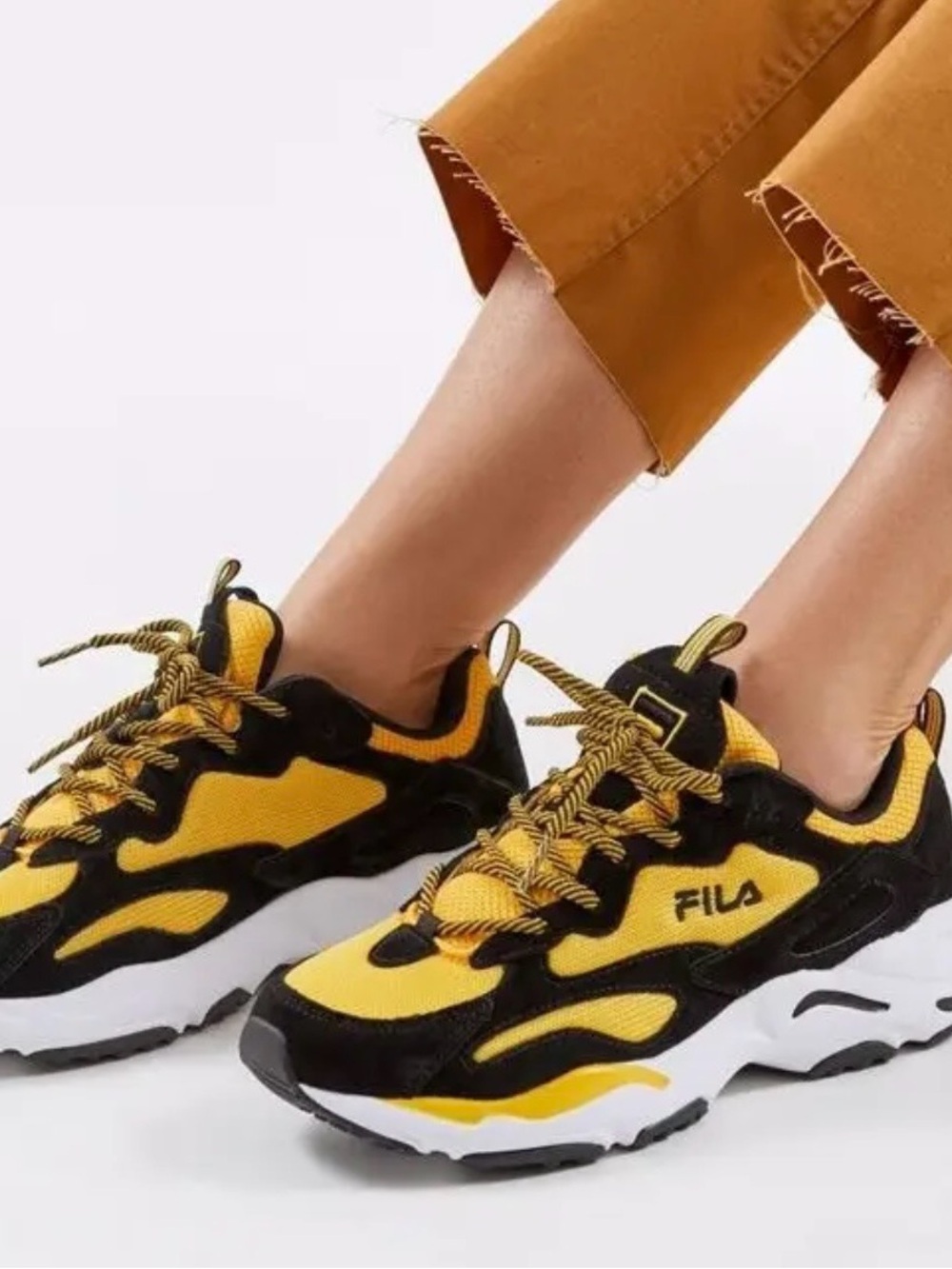 Fila SET / Lot (NIB) Yellow and Black Retro chunky Runners Sneakers AND sweater